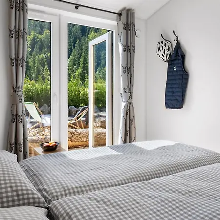 Wendelstein Mountain Camp Хостел *